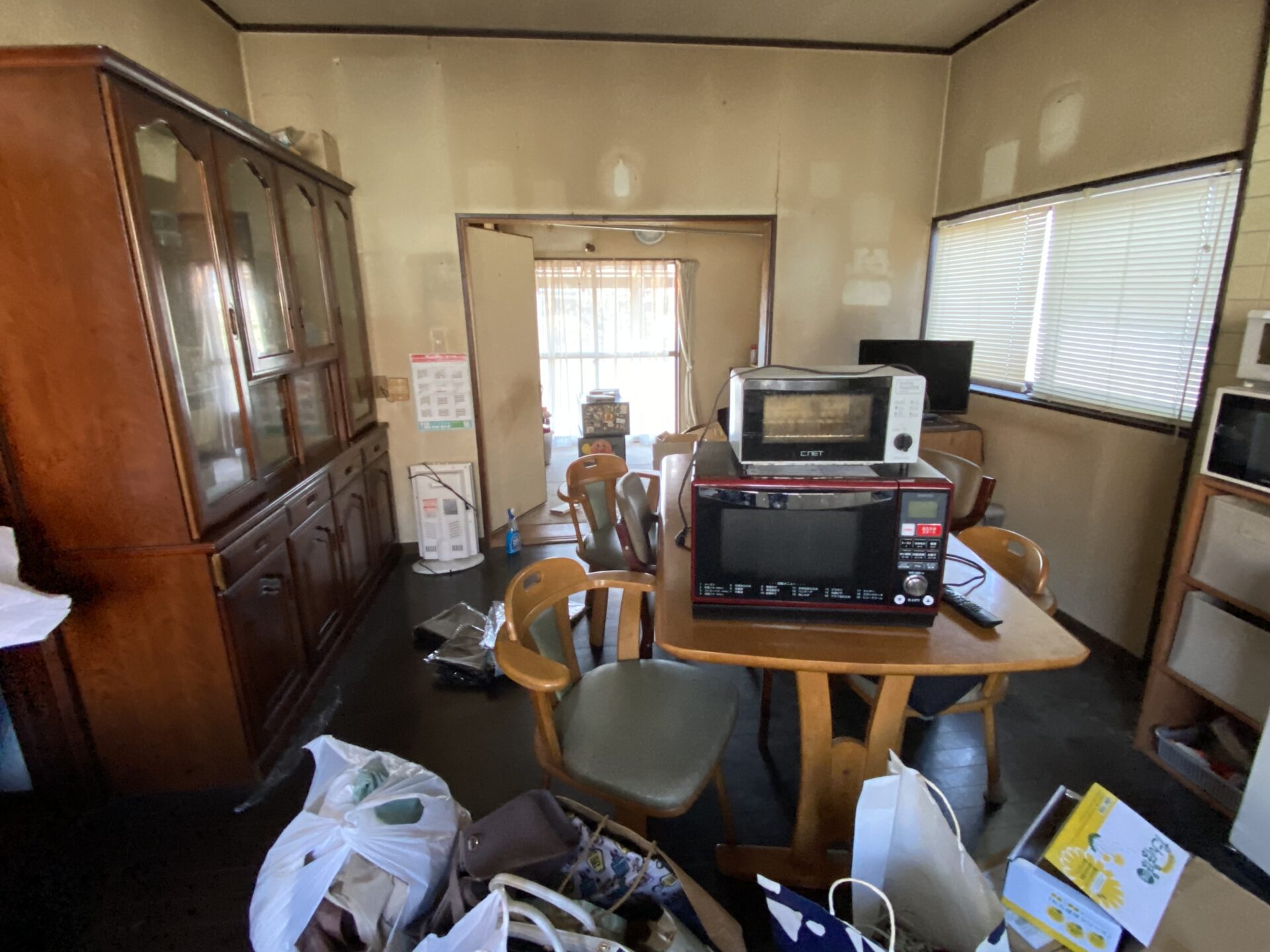 筑紫野市石崎の戸建てで遺品整理・片付け|大量の家財も一つずつ丁寧に整理作業前写真