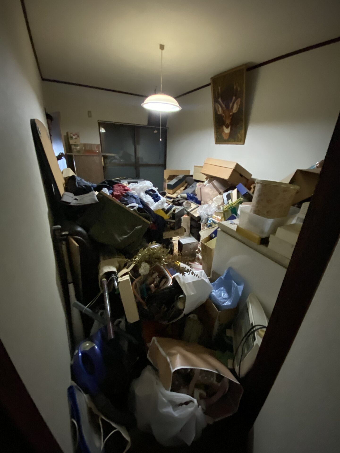 筑紫野市石崎の戸建てで遺品整理・片付け|大量の家財も一つずつ丁寧に整理作業前写真