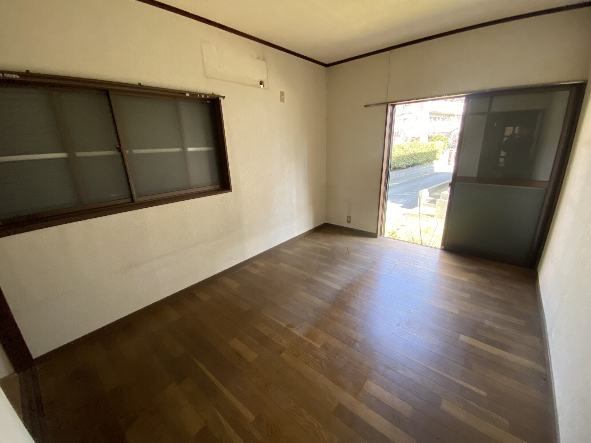 筑紫野市石崎の戸建てで遺品整理・片付け|大量の家財も一つずつ丁寧に整理作業写真