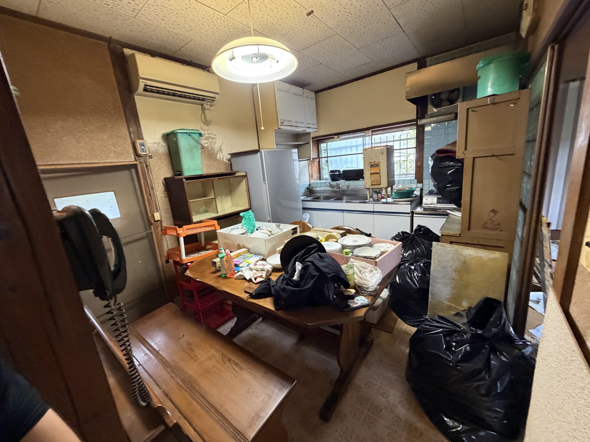 【佐賀県鳥栖市元町】戸建て住宅の遺品整理|家具・家財道具・生活用品の整理・搬出作業前写真