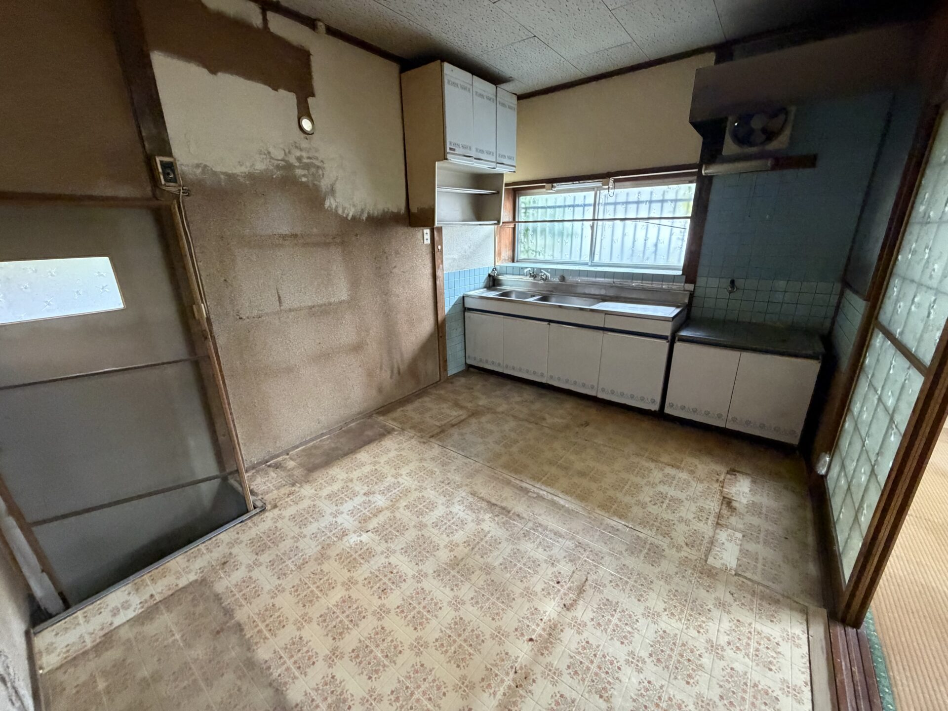 【佐賀県鳥栖市元町】戸建て住宅の遺品整理｜家具・家財道具・生活用品の整理・搬出作業後写真